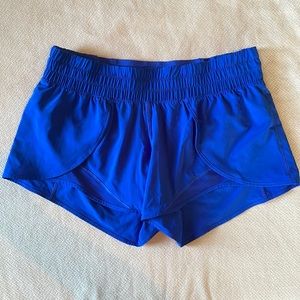 Lululemon shorts 3 1/2” size 6